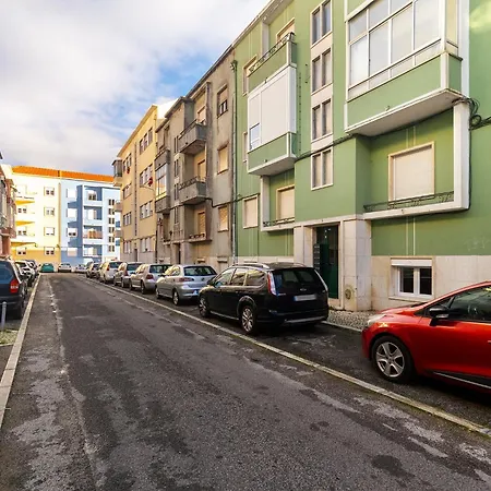 Apartamento Atlantico Stays Portugal - Authentic Lisbon Suburbs Apartment *