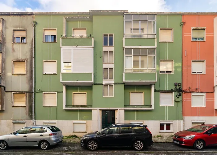 Atlantico Portugal - Authentic Lisbon Suburbs *