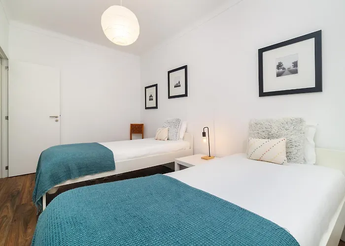 Atlantico Portugal - Authentic Lisbon Suburbs *